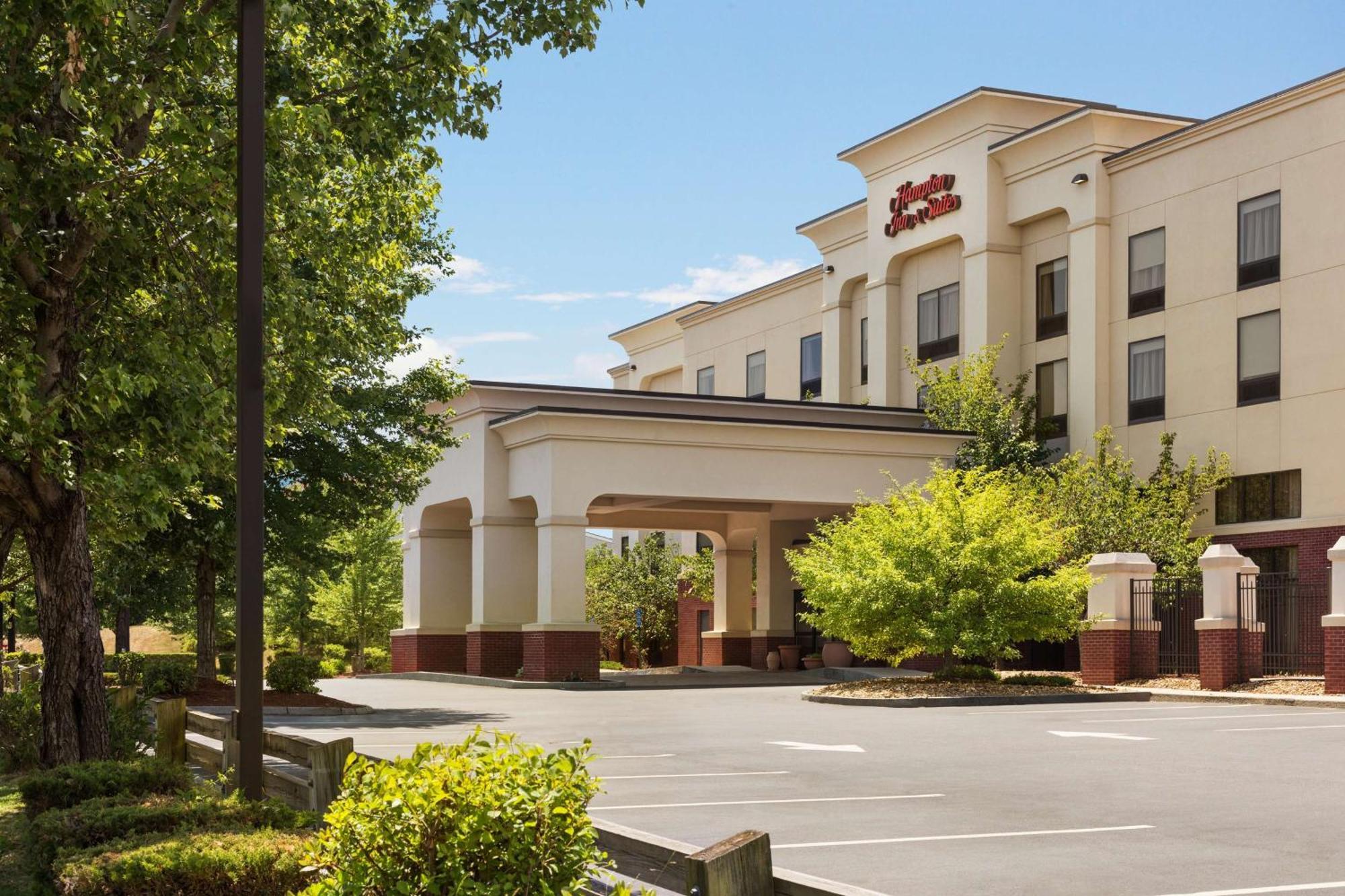 Hampton Inn & Suites By Hilton Manchester Bedford Exterior foto